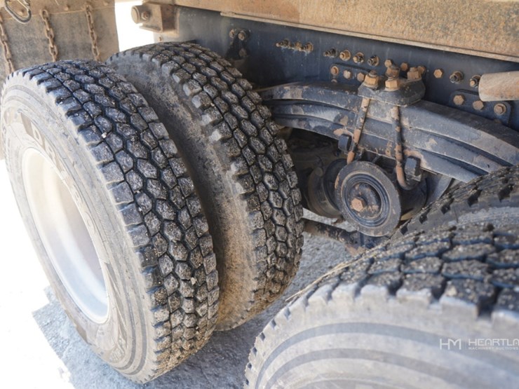 2018-mack-granite-gu713-image-53