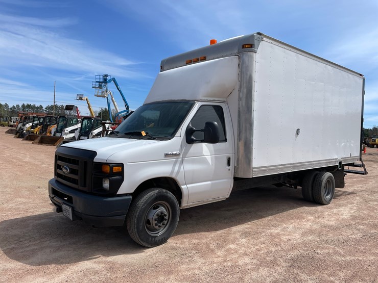 2009-ford-e450-image-1