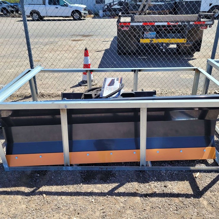 Wolverine DB-15-84W 84 OBSTACLE AVOIDANCE SNOW PUSHING MACHINE