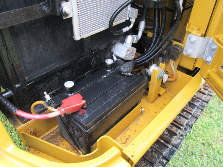 caterpillar-305.5-image-25