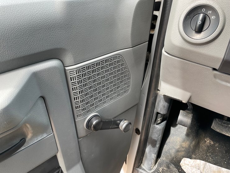 2009-ford-e450-image-58