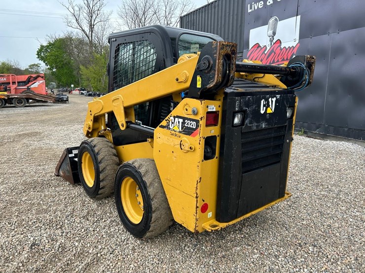 2019-caterpillar-232d-image-2