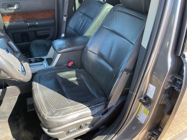 2009-ford-flex-image-30