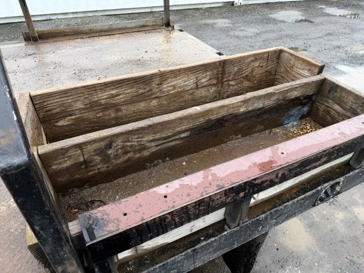 2009-ford-f550-sd-image-23