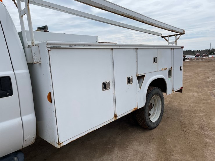 2004-ford-f550-image-12