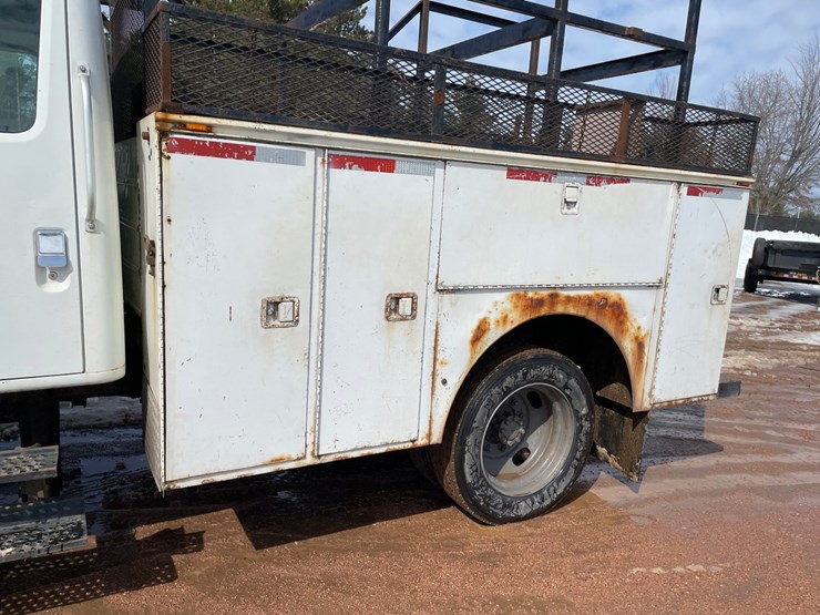 2002-international-4700-image-16