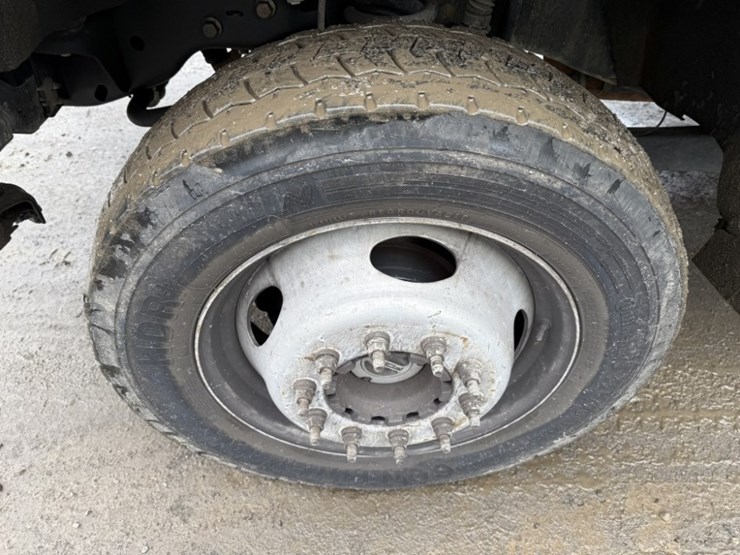 2015-ford-f550-sd-image-16