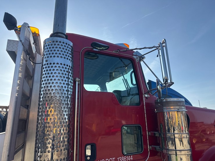 2006-kenworth-w900-image-11