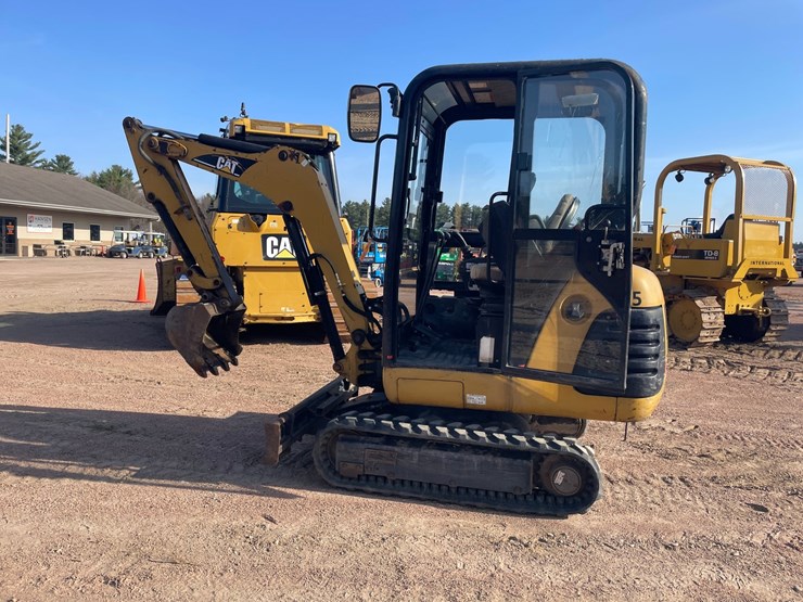 2005-caterpillar-301.8-image-8