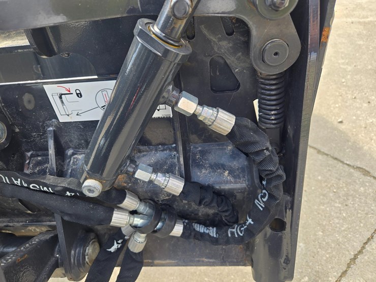 2023-bobcat-l28-image-46