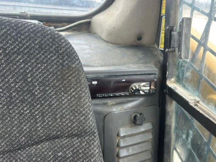 2014-caterpillar-262d-image-17