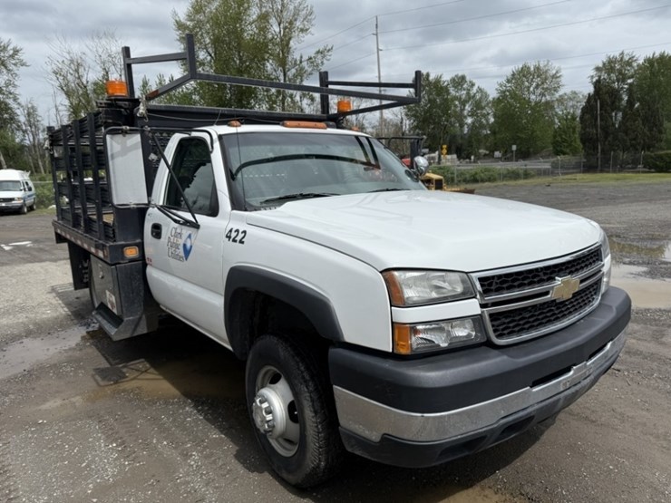2006-chevrolet-silverado-3500-image-2