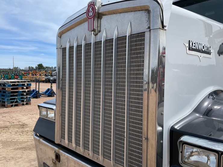 2009-kenworth-w900-image-15