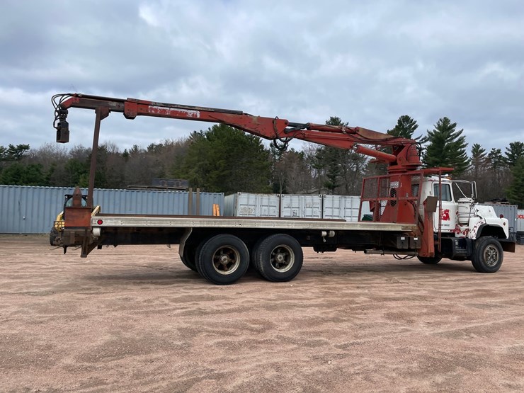 1990-mack-dm690s-image-7