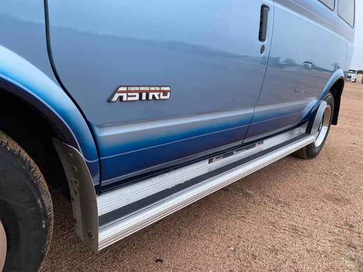 1985-chevrolet-astro-image-16