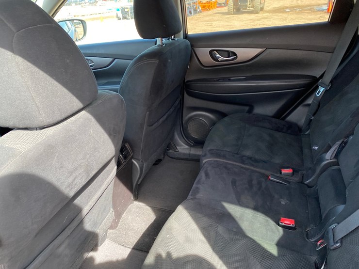 2016-nissan-rogue-image-25