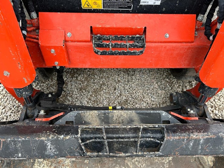 2021-kubota-svl75-2-skid-steer-loader-image-10