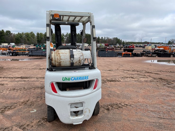#1162-•-unicarriers-3,450-lbs-lp-forklift-image-4