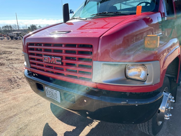 2006-gmc-topkick-image-13