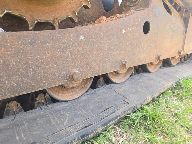 2010-bobcat-t650-image-69