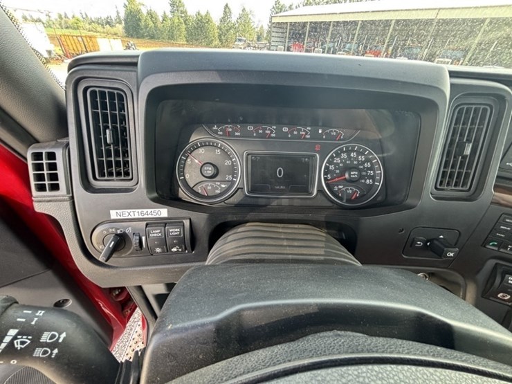 2023-international-hx520-image-33