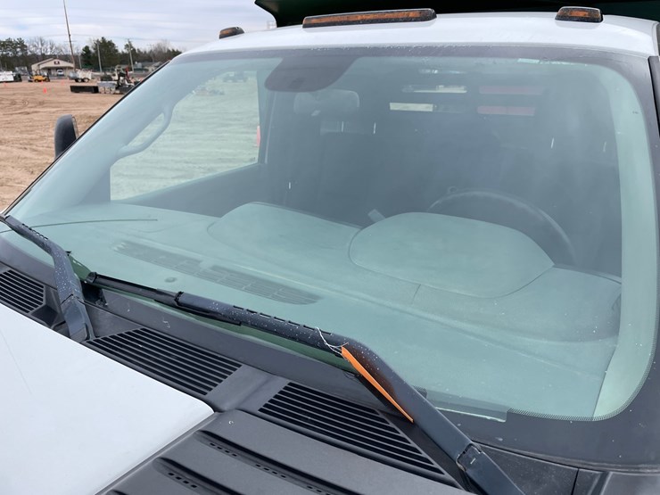 2011-chevrolet-3500-image-62