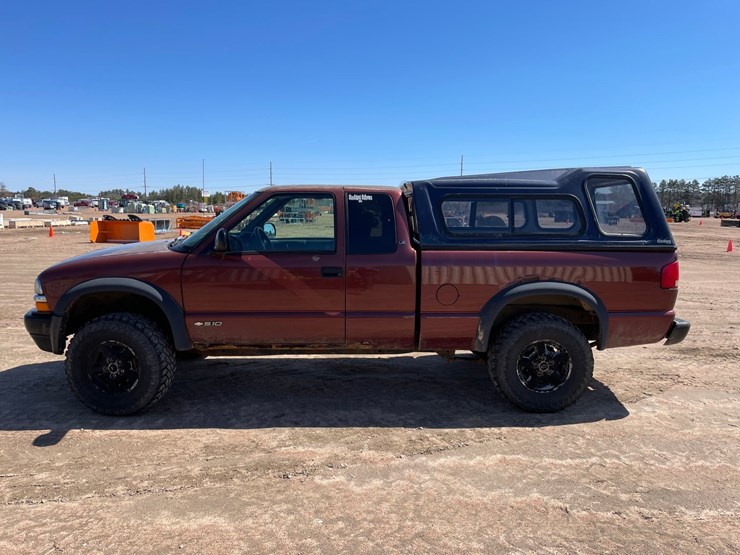 1998-chevrolet-s10-image-2