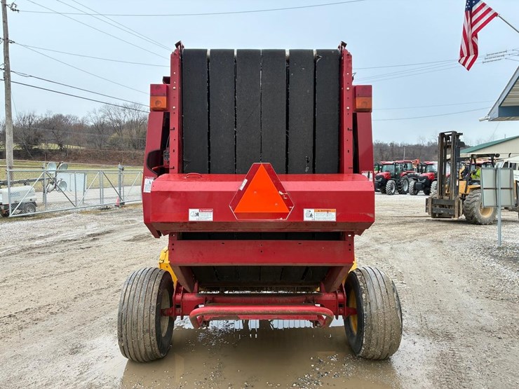 new-holland-br7060-image-5