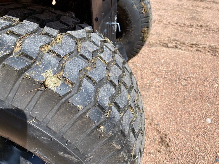 #1119-•-2022-cub-cadet-lt46-riding-lawn-mower-image-19