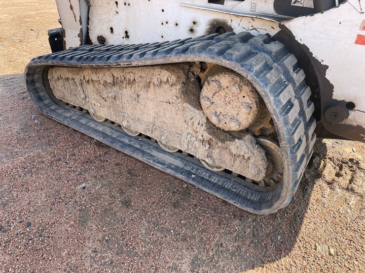 2005-bobcat-t300-image-21