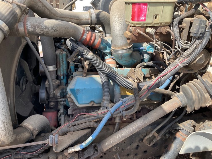 2002-international-4700-image-39