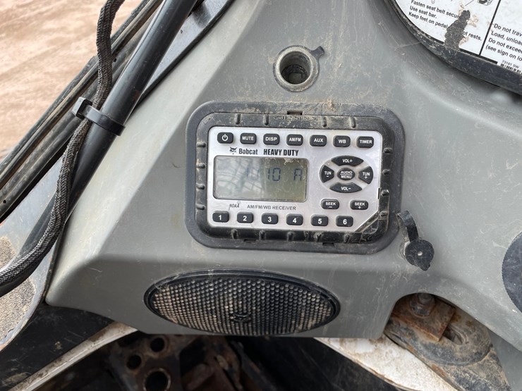 2016-bobcat-t770-image-39