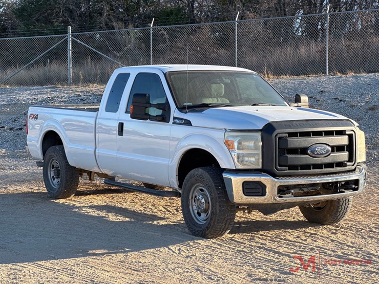 2015-ford-f250-xl-image-1