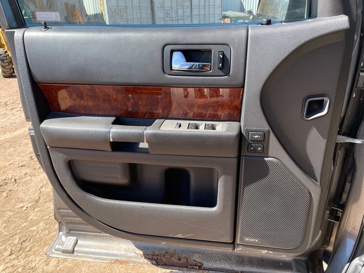 2009-ford-flex-image-41