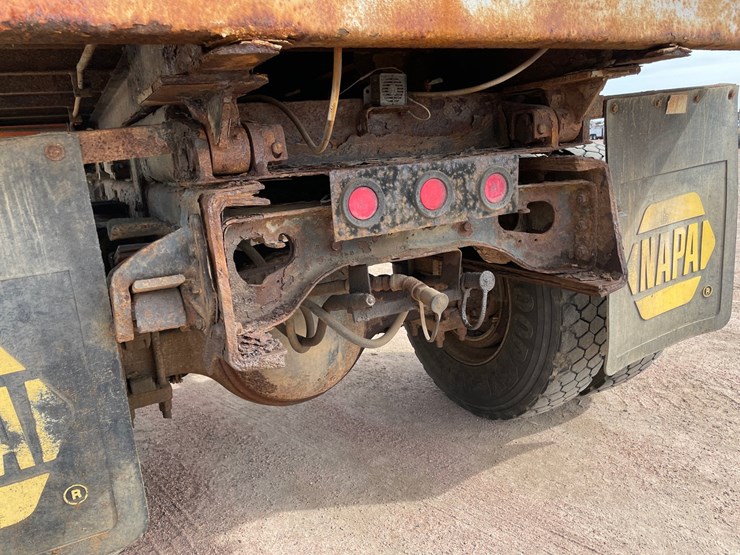 1995-international-2554-image-18