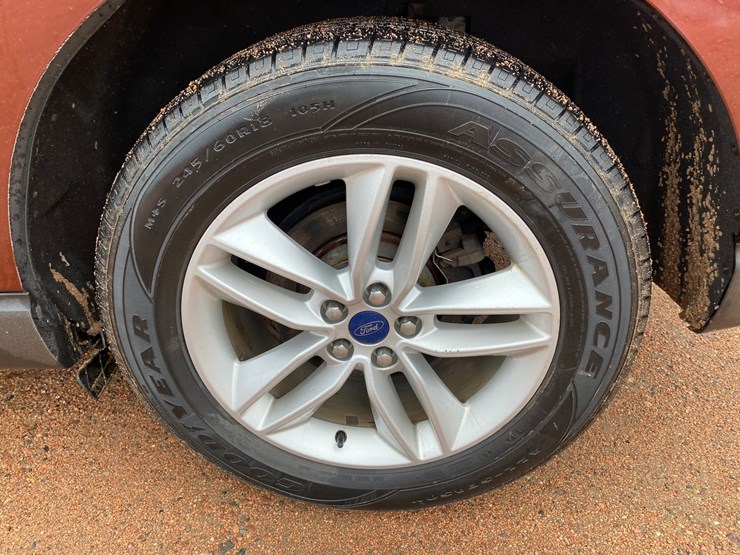 2015-ford-edge-sel-image-17