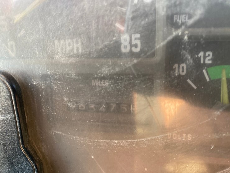 1993-international-8100-image-29