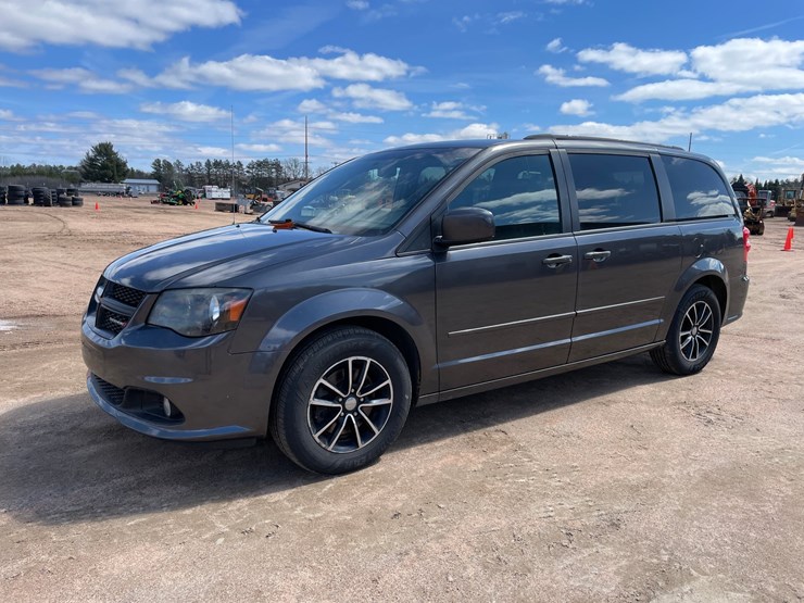 2017-dodge-grand-caravan-image-1