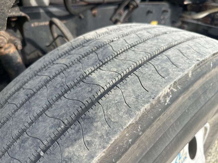 2002-mack-ch613-image-55