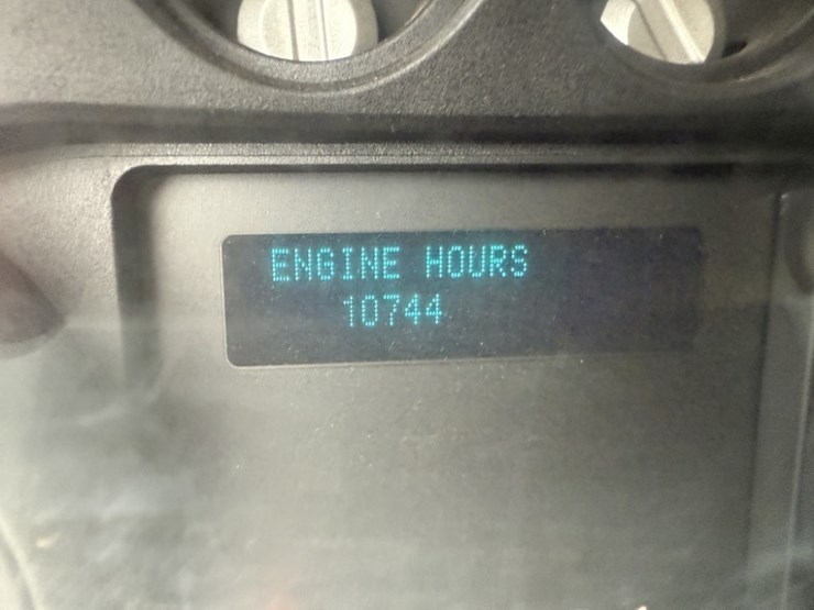 2015-ford-f550-sd-image-31