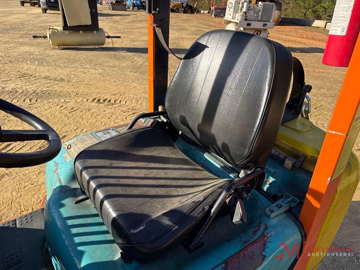 komatsu-fg25t-12-image-13