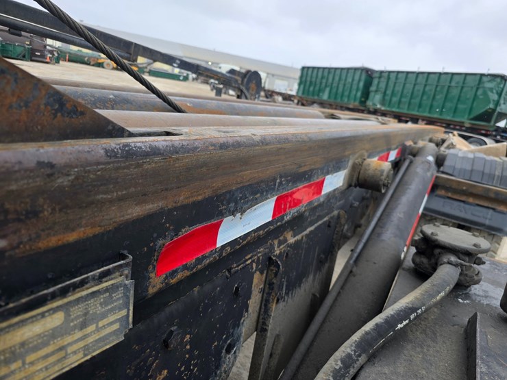 #22589-•-2006-mack-cv713-granite-roll-off-truck-image-63