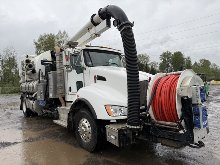 2015-kenworth-t440-image-2