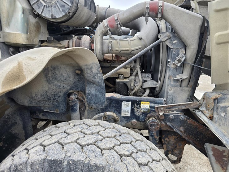 #22589-•-2006-mack-cv713-granite-roll-off-truck-image-28