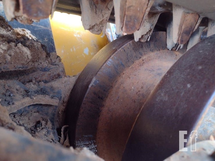 2020-deere-331g-image-24