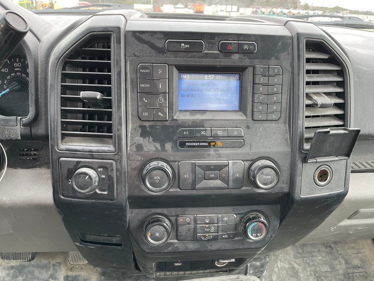 2019-ford-f150-image-30