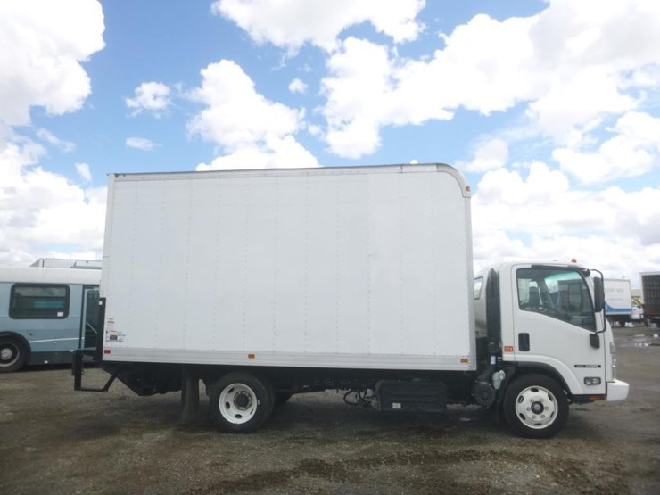 2023-isuzu-nrr-image-7