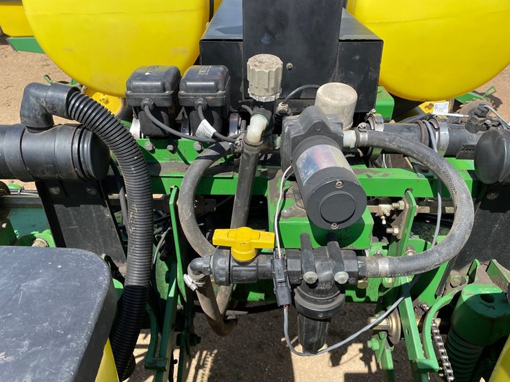 john-deere-7200-image-36