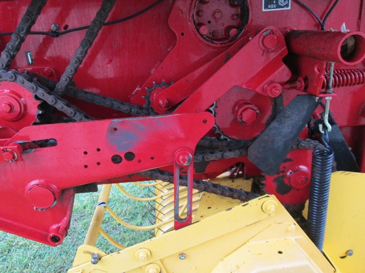 new-holland-br7060-image-10