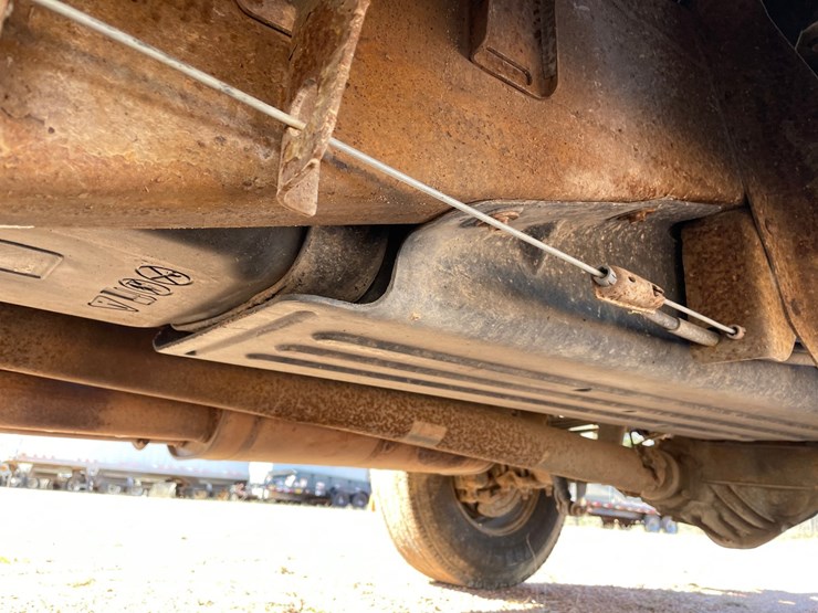 2006-chevrolet-2500-image-19